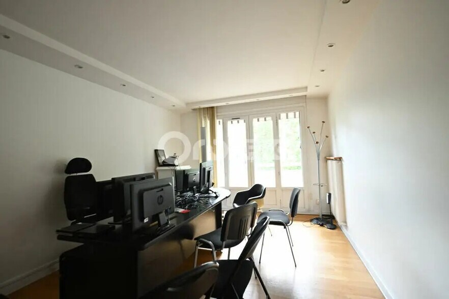 Bureau dans Vénissieux à louer - Photo intérieure – Image 3 sur 4