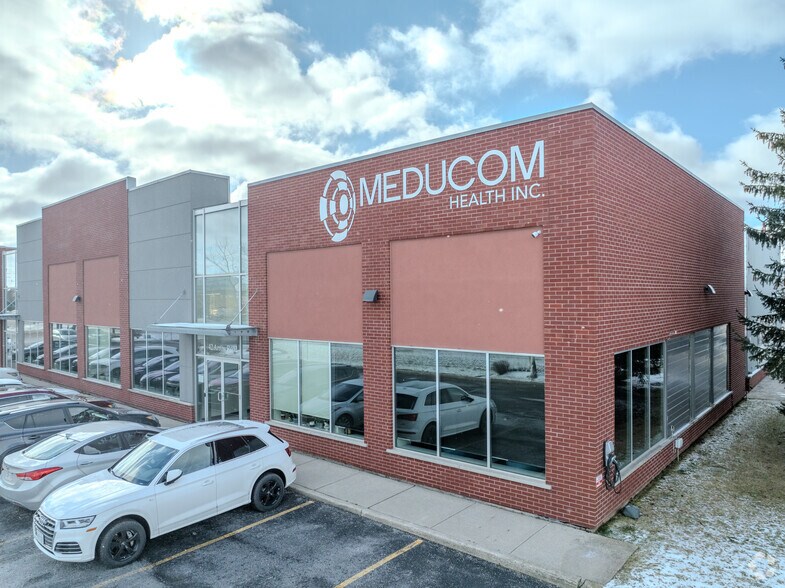 42 Arrow Rd, Guelph, ON à louer - Photo de l’immeuble – Image 3 sur 5