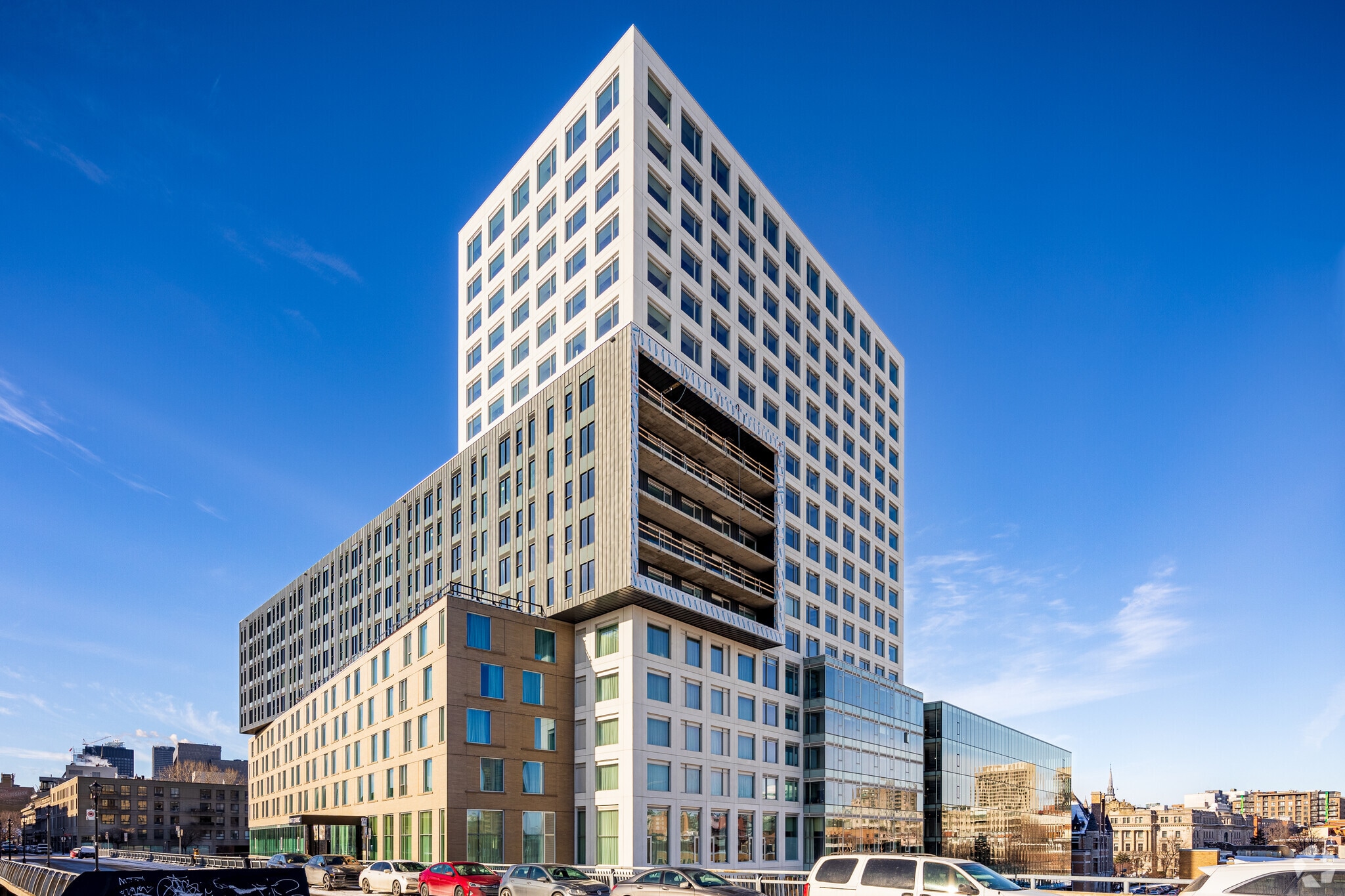 515 Rue Berri, Montréal, QC à louer Photo principale– Image 1 sur 7