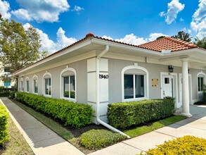 2940-2946 University Pky, Sarasota, FL à louer Photo de l’immeuble– Image 2 sur 16