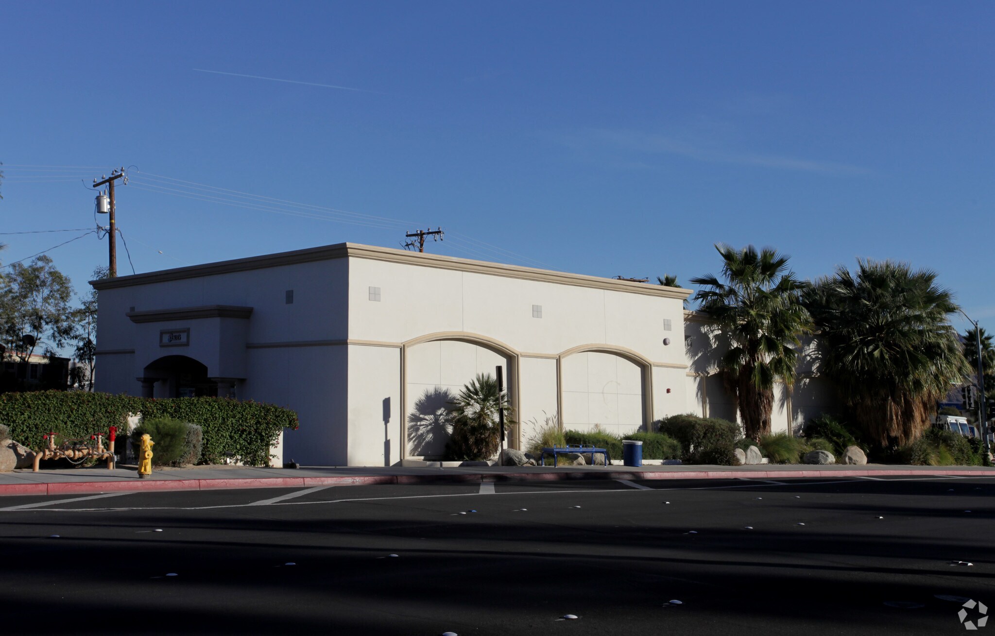 590 S Indian Canyon Dr, Palm Springs, CA à louer Photo principale– Image 1 sur 4
