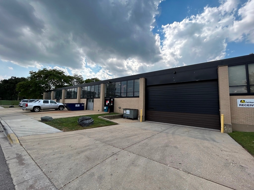 4242 W Bryn Mawr Ave, Chicago, IL à louer Photo intérieure– Image 1 sur 9