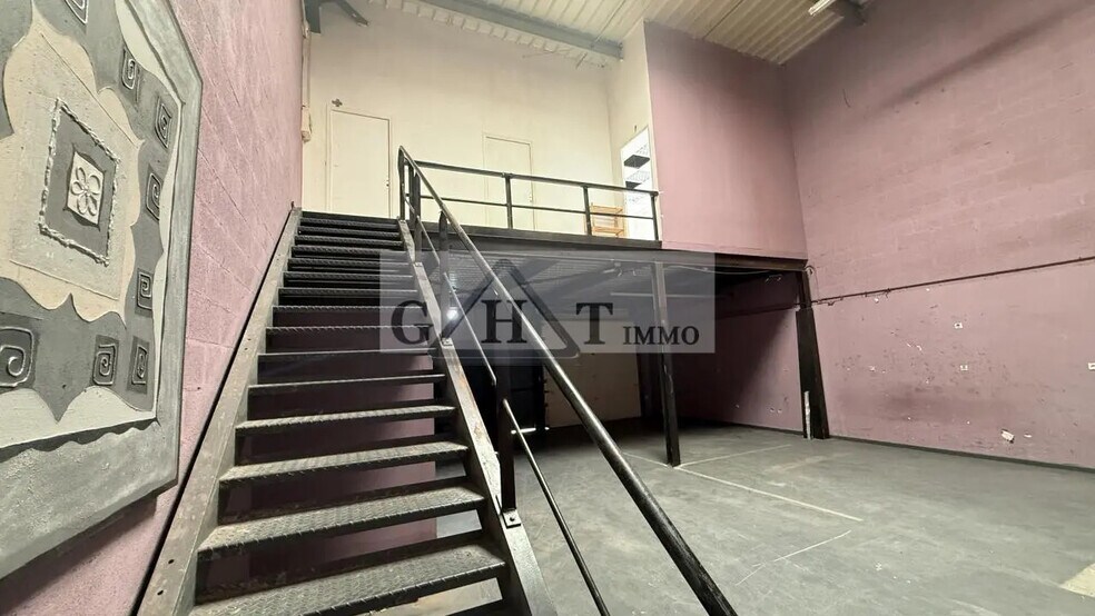 Industriel/Logistique dans Mareuil-lès-Meaux à vendre - Photo de l’immeuble – Image 2 sur 6