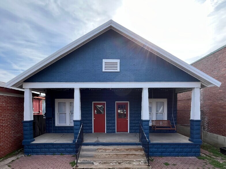 304 N Muskogee Ave, Tahlequah, OK à louer - Photo de l’immeuble – Image 1 sur 15