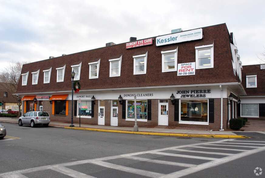 125 Washington Ave, Dumont, NJ à louer - Photo de l’immeuble – Image 1 sur 36