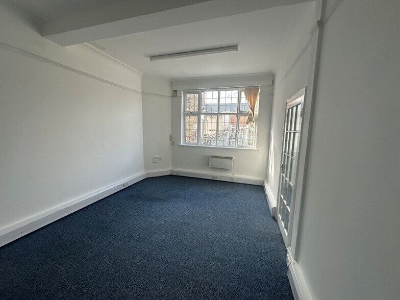 57-57D Eden St, Kingston Upon Thames à louer - Photo de l’immeuble – Image 3 sur 4