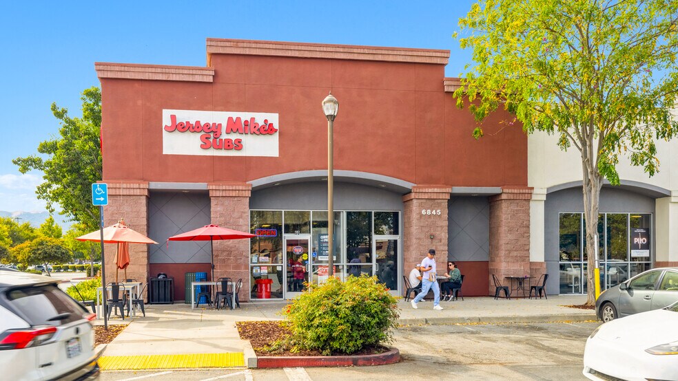 6845-6855 Camino Arroyo dr, Gilroy, CA à vendre - Photo de l’immeuble – Image 2 sur 5