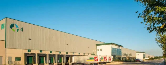 Avenue Ferdinand Magellan, Miramas à louer - Photo de l’immeuble – Image 2 sur 9