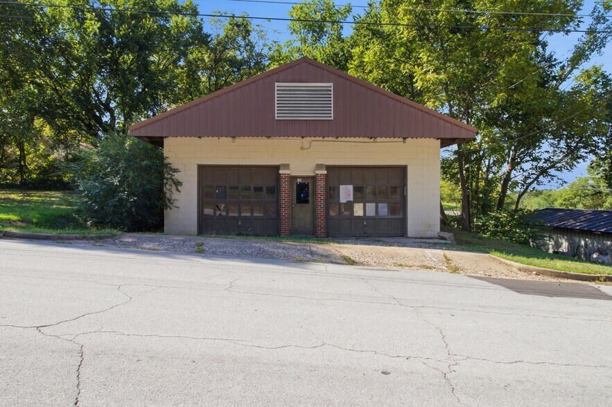 902 S Hill St, West Plains, MO à vendre - Photo de l’immeuble – Image 2 sur 19