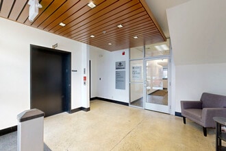 676 Woodland Square Loop SE, Lacey, WA à louer Hall d’entrée– Image 2 sur 29