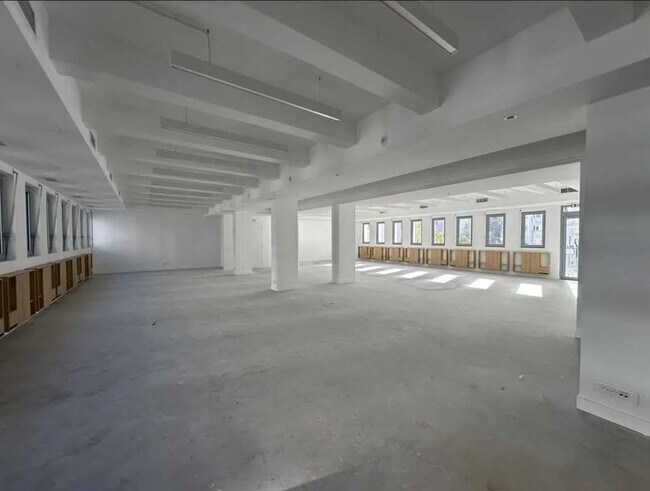 Plus de détails pour 28-28 Rue Du Docteur Finlay, Paris - Bureau à louer