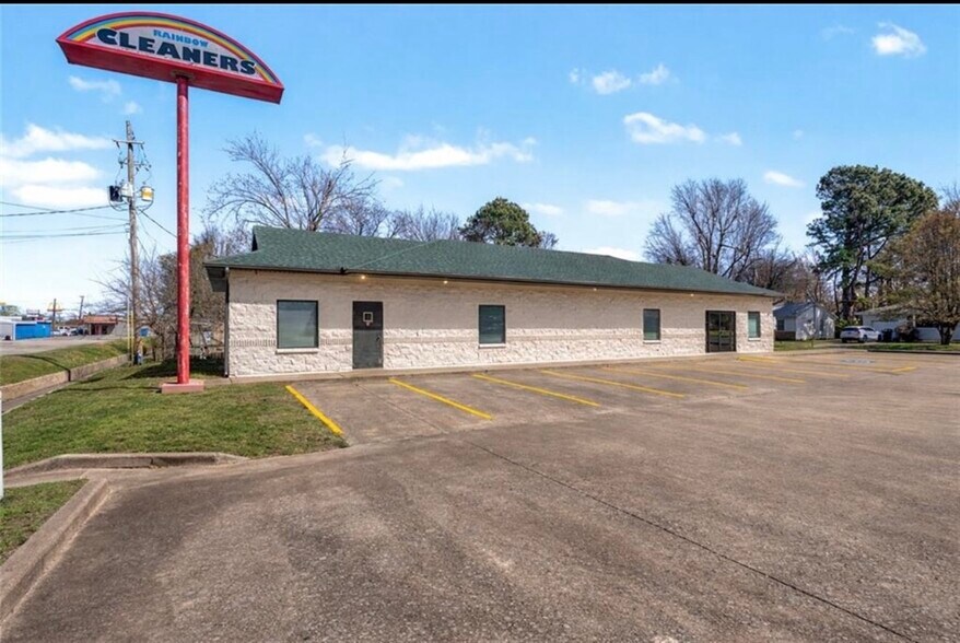 800 Highland Ave, Springdale, AR à vendre - Photo de l’immeuble – Image 1 sur 17