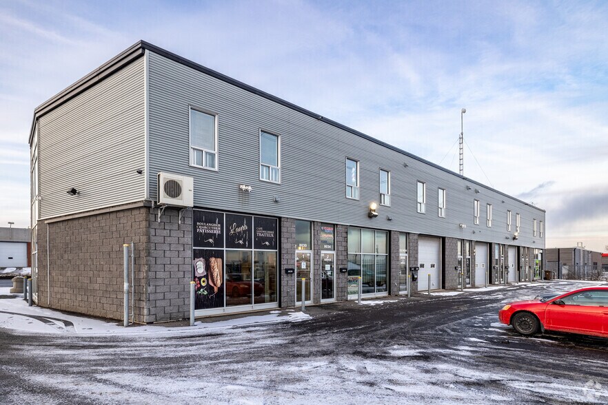 8030-8060 Boul Henri-Bourassa E, Montréal, QC à vendre - Photo de l’immeuble – Image 3 sur 4