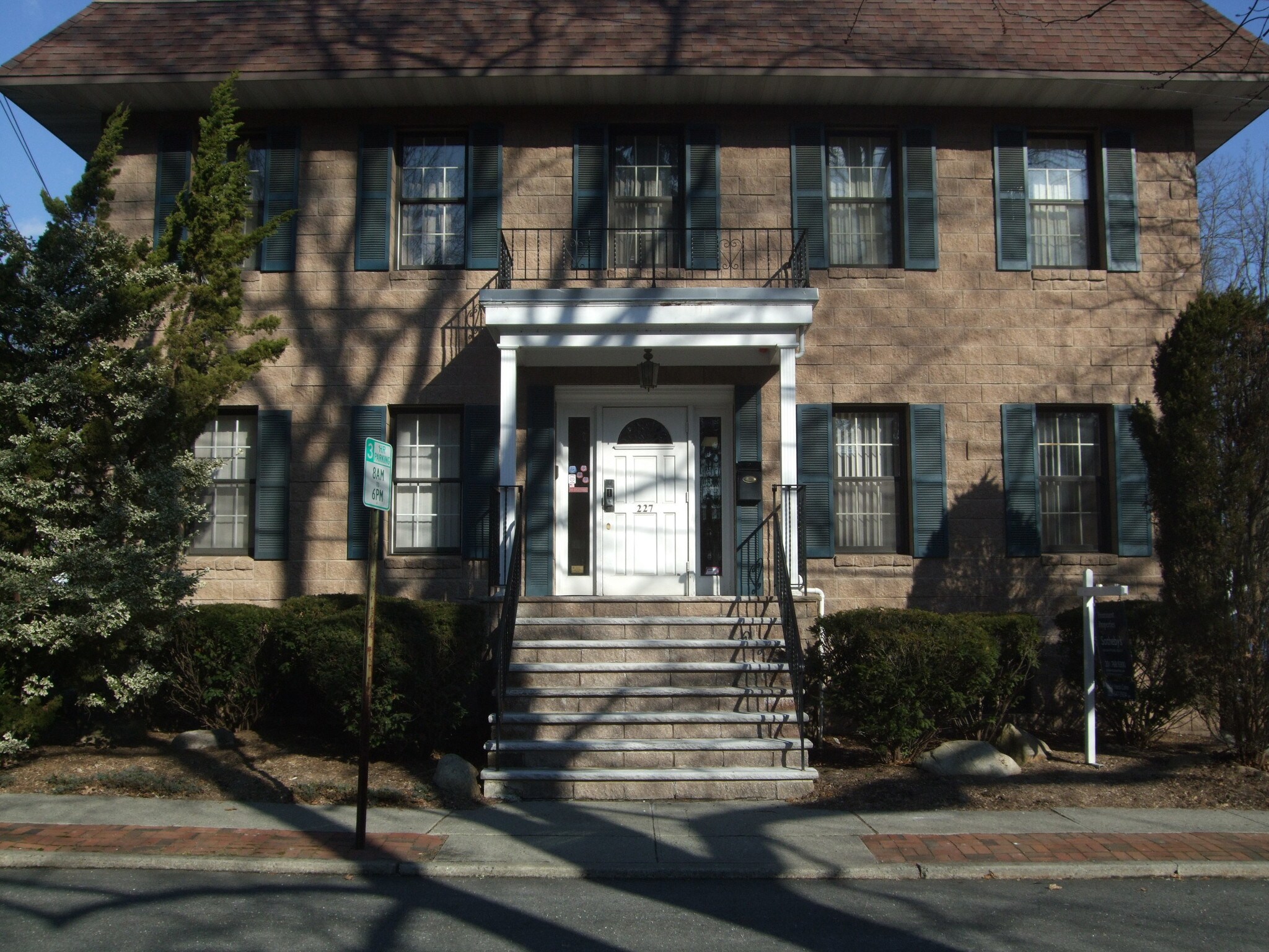 227 1st St, Ho-Ho-Kus, NJ à louer Photo principale– Image 1 sur 4