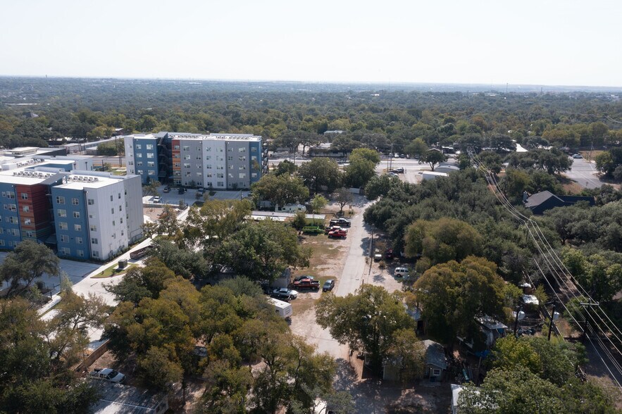 11606 N Lamar Blvd, Austin, TX à vendre - Photo de l’immeuble – Image 2 sur 66