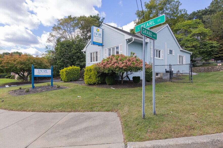 189 S Pearl St, Pearl River, NY à vendre - Photo de l’immeuble – Image 2 sur 31