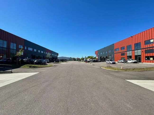 Plus de détails pour Bureau, Local d'activités à louer