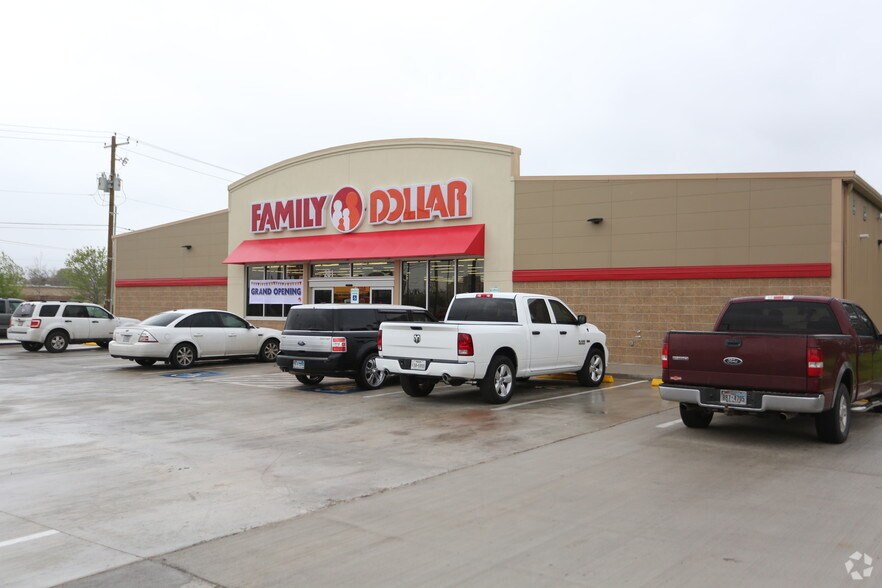 201 W Mulberry St, Angleton, TX à louer - Photo de l’immeuble – Image 2 sur 4