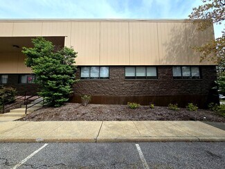 Plus de détails pour 100 Red Schoolhouse Rd, Chestnut Ridge, NY - Industriel/Logistique à louer