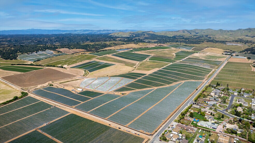 975 San Juan Grade Rd, Salinas, CA à vendre - Photo principale – Image 1 sur 16