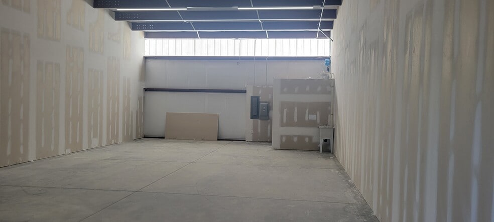 8129 Pine Ridge Rd, Mechanicsville, VA à louer - Photo intérieure – Image 2 sur 19