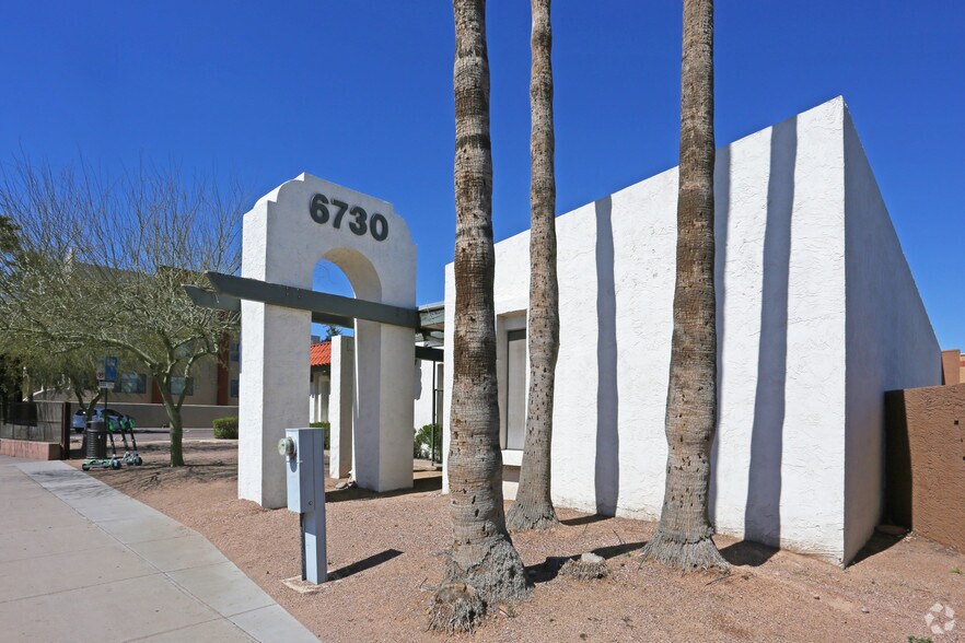 6730 E McDowell Rd, Scottsdale, AZ à vendre - Photo de l’immeuble – Image 1 sur 18