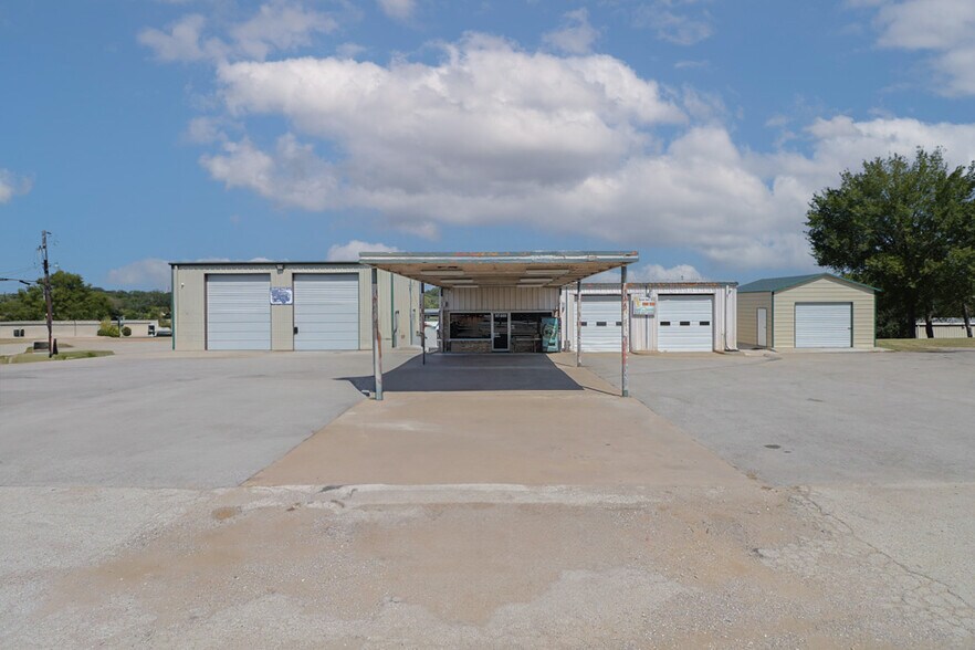 415 TX-36, Caldwell, TX à vendre - Photo de l’immeuble – Image 3 sur 46