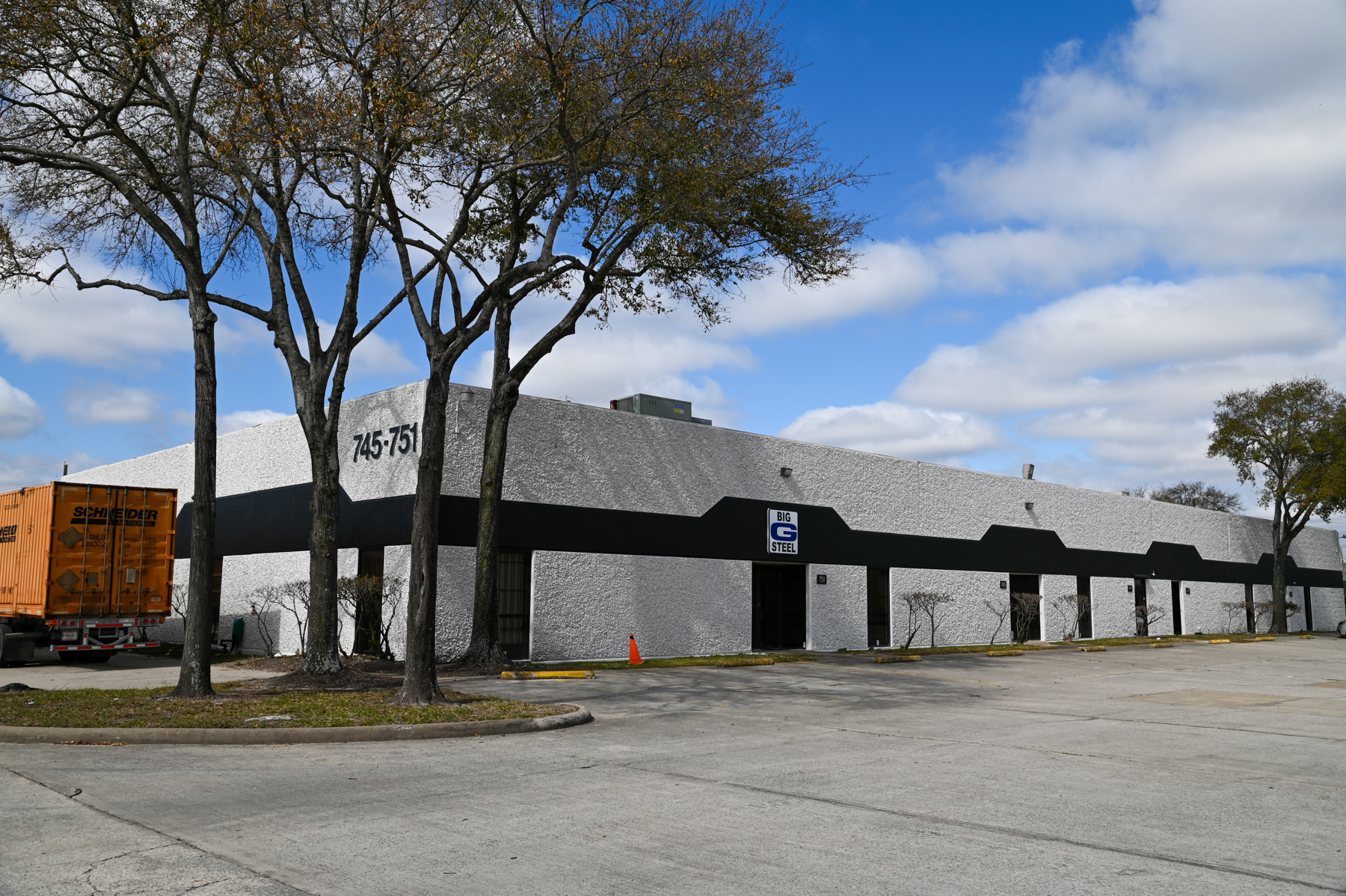 15534 W Hardy Rd, Houston, TX à louer Photo de l’immeuble– Image 1 sur 3