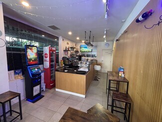 Plus de détails pour Local commercial à louer