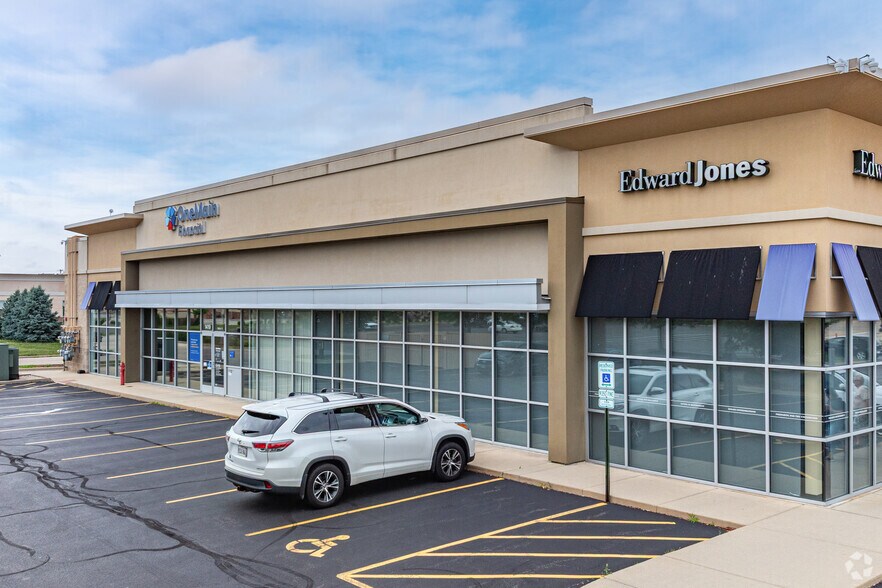 1419 W Lane Rd, Machesney Park, IL à louer - Photo de l’immeuble – Image 3 sur 5