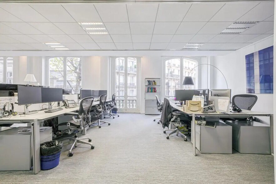 Bureau dans Paris à louer - Photo de l’immeuble – Image 1 sur 23