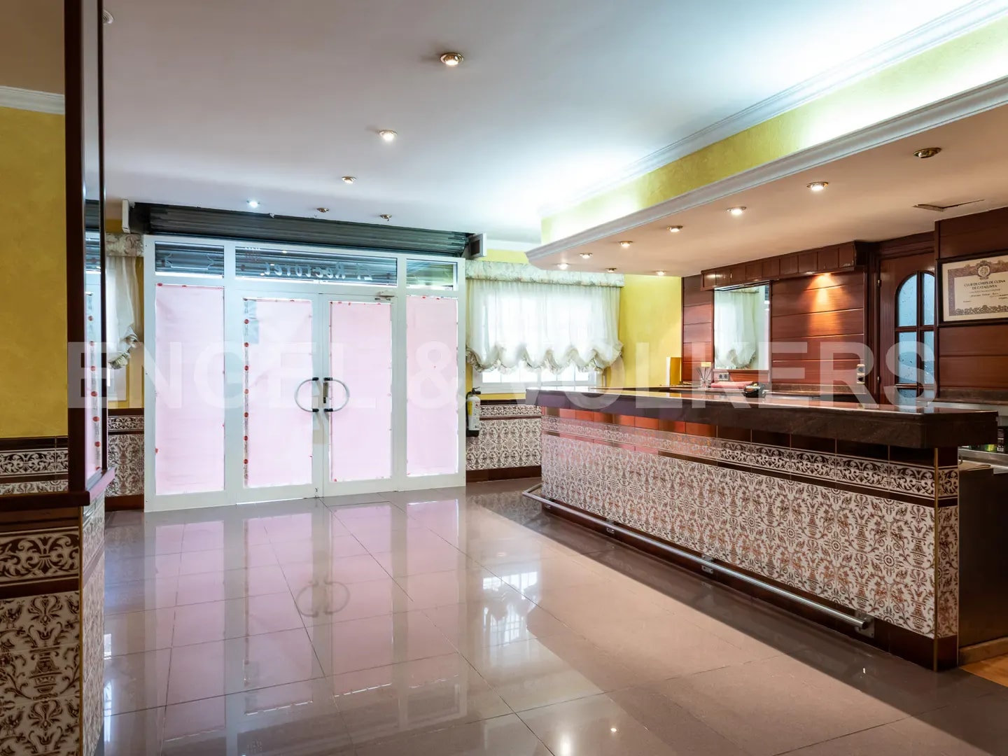 Local commercial dans Viladecans, Barcelona à vendre Photo intérieure– Image 1 sur 19