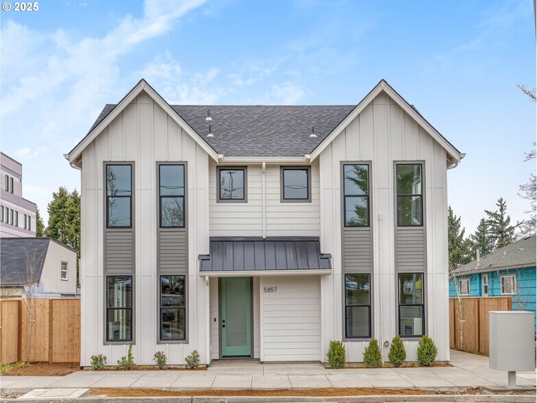 17-Unit Portland Multifamily Portfolio portefeuille de 3 biens à vendre sur LoopNet.fr - Photo de l’immeuble – Image 3 sur 47