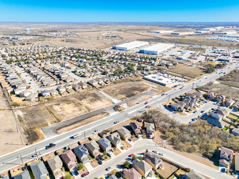 IH-10 E & N Foster Rd, San Antonio, TX à vendre - Photo principale – Image 2 sur 36