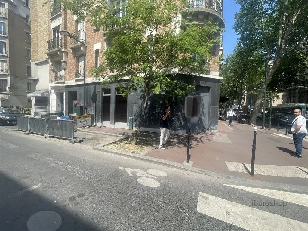 Local commercial dans Clichy à louer Photo de l’immeuble– Image 1 sur 4