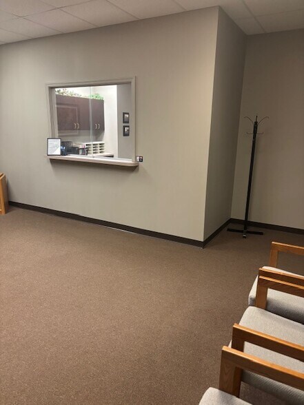 250 Mt Lebanon Blvd, Pittsburgh, PA à louer - Photo de l’immeuble – Image 2 sur 44