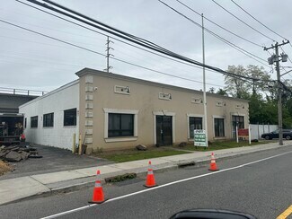 Plus de détails pour 565 Oak St, Copiague, NY - Industriel/Logistique à louer