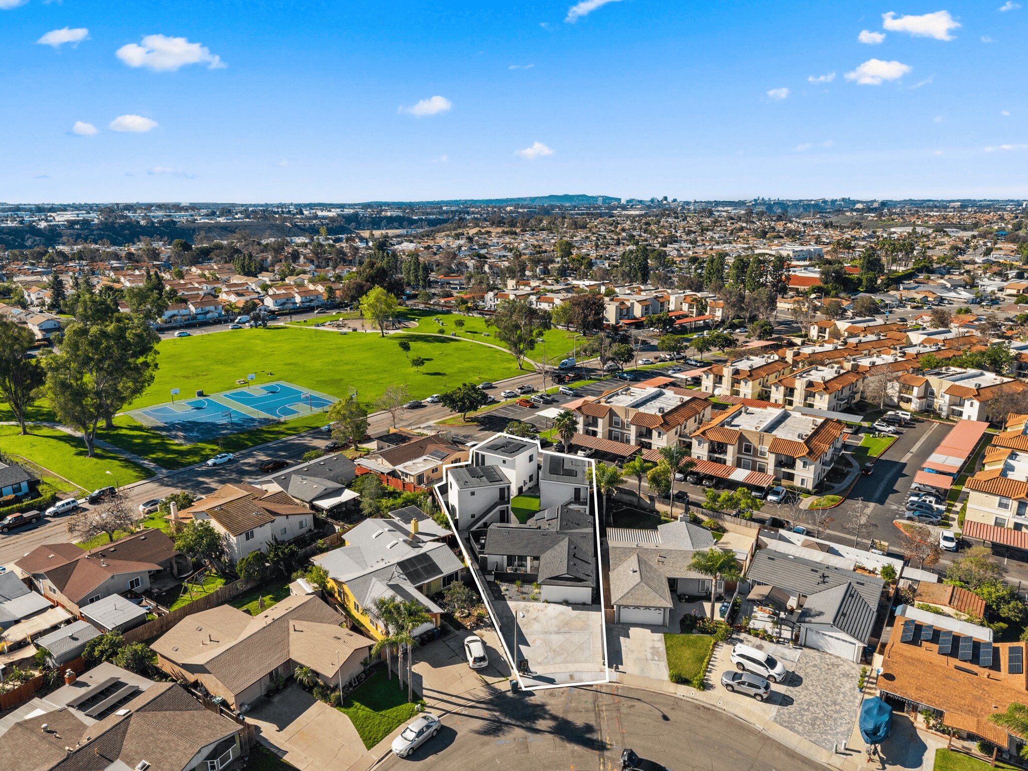 8353 Ivory Coast Dr, San Diego, CA à vendre Photo principale– Image 1 sur 102