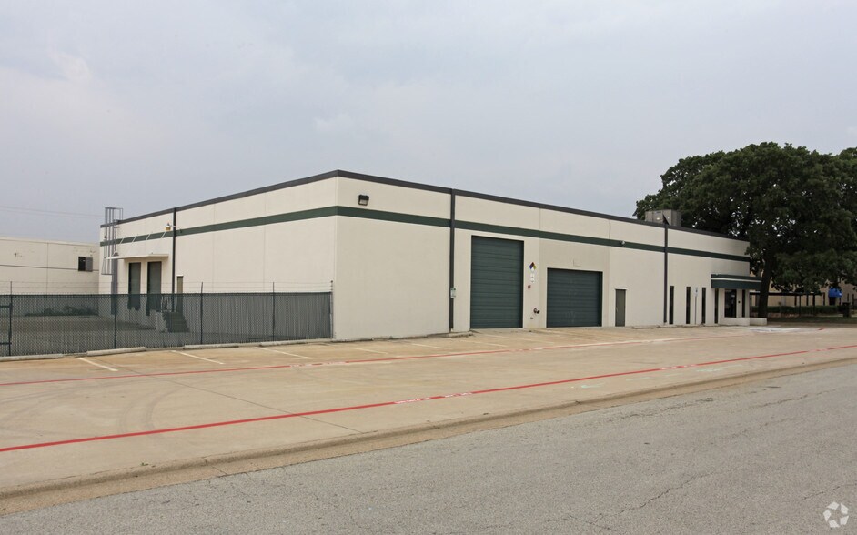 7436 Tower St, Fort Worth, TX à vendre - Photo de l’immeuble – Image 2 sur 21