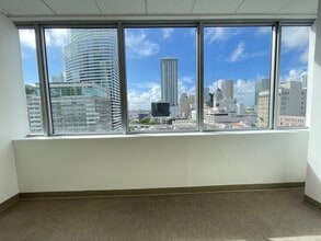 150 SE 2nd Ave, Miami, FL à louer Photo intérieure– Image 1 sur 4