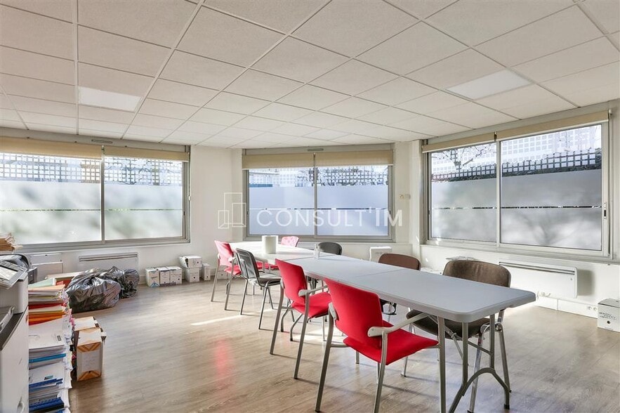 Bureau dans Vincennes à vendre - Photo de l’immeuble – Image 2 sur 9