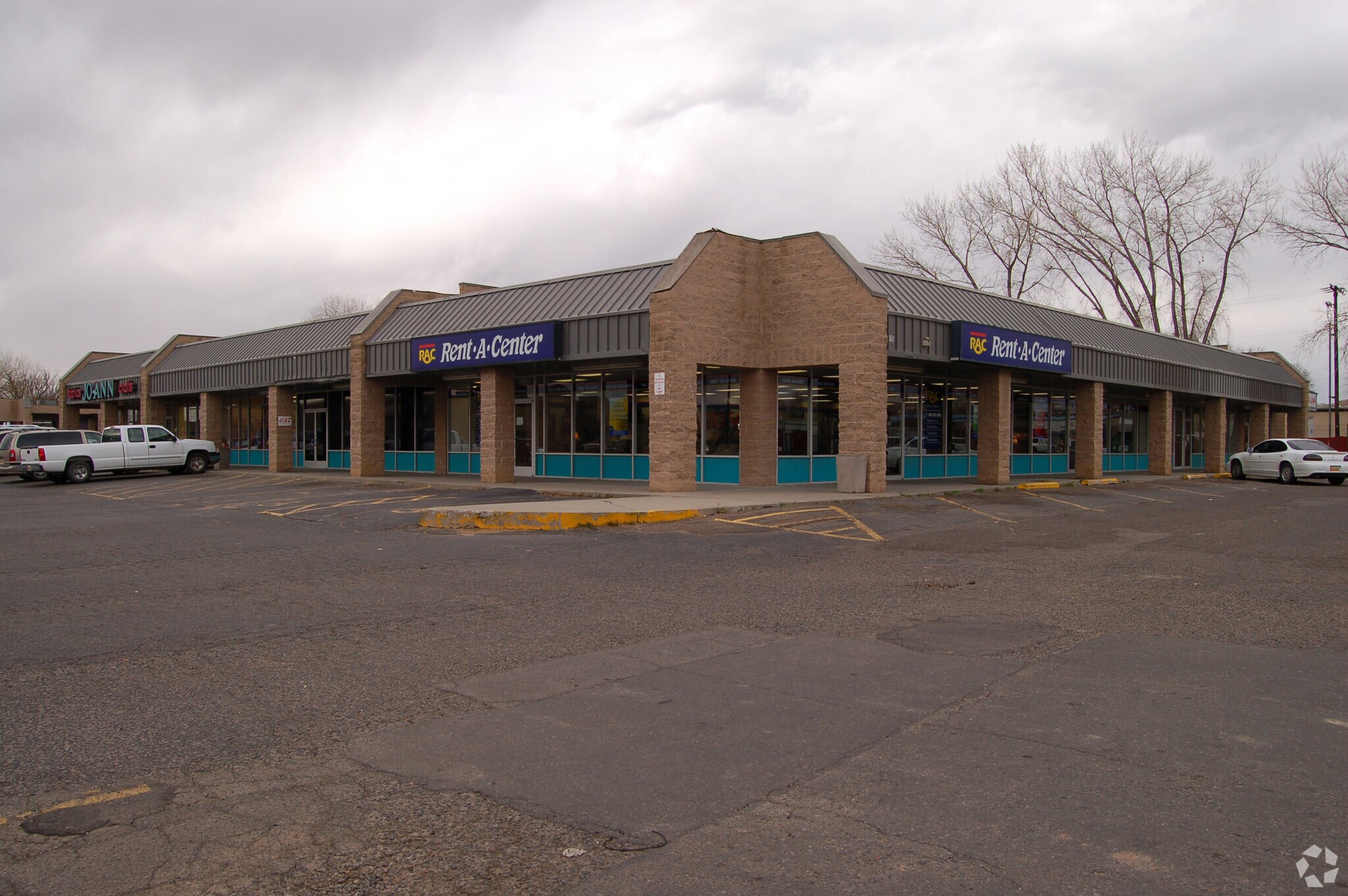 915 Farmington Ave, Farmington, NM à vendre Photo principale– Image 1 sur 3