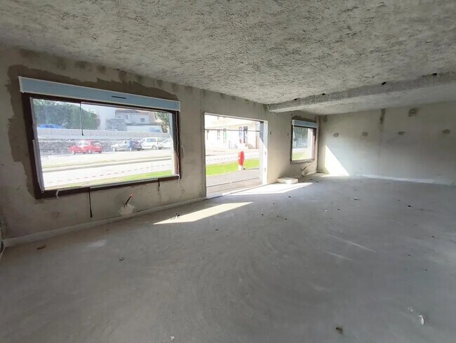 Plus de détails pour Local commercial à vendre