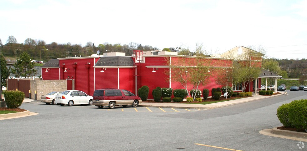 3000 Hempland Rd, Lancaster, PA à louer - Photo de l’immeuble – Image 2 sur 4