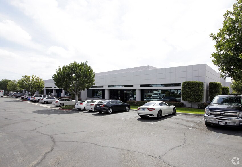 15 Hammond, Irvine, CA à louer - Photo principale – Image 1 sur 6