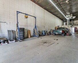 14330-14340 140 St NW, Edmonton, AB à louer Photo intérieure– Image 2 sur 3