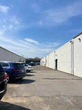 168 Broad Hollow Rd, Farmingdale, NY à louer Photo intérieure– Image 1 sur 11