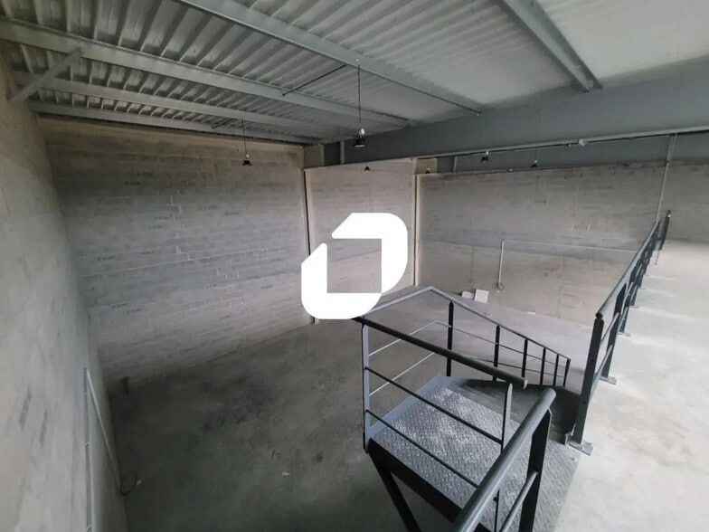 Bureau dans Montbert à louer - Photo de l’immeuble – Image 2 sur 7