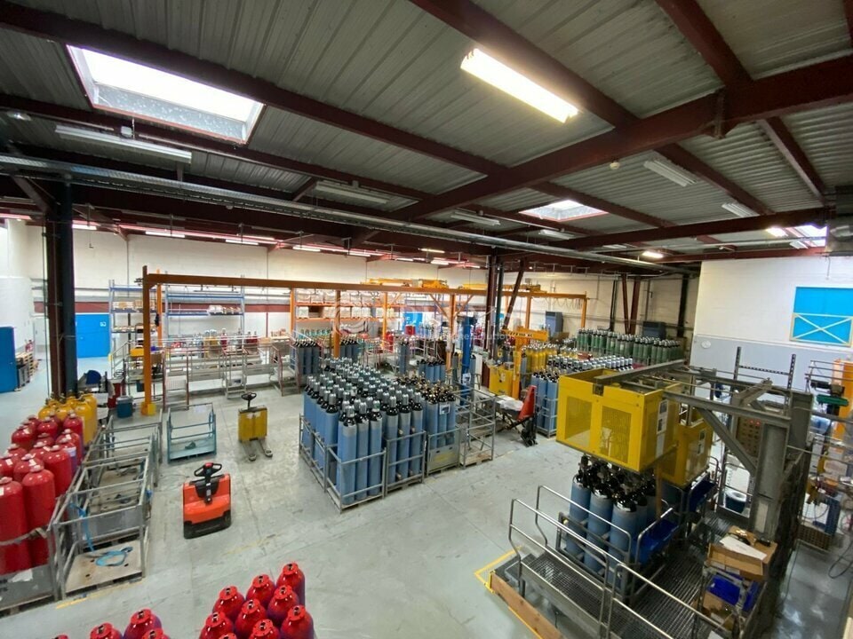 Industriel/Logistique dans Buc à vendre Photo intérieure– Image 1 sur 7