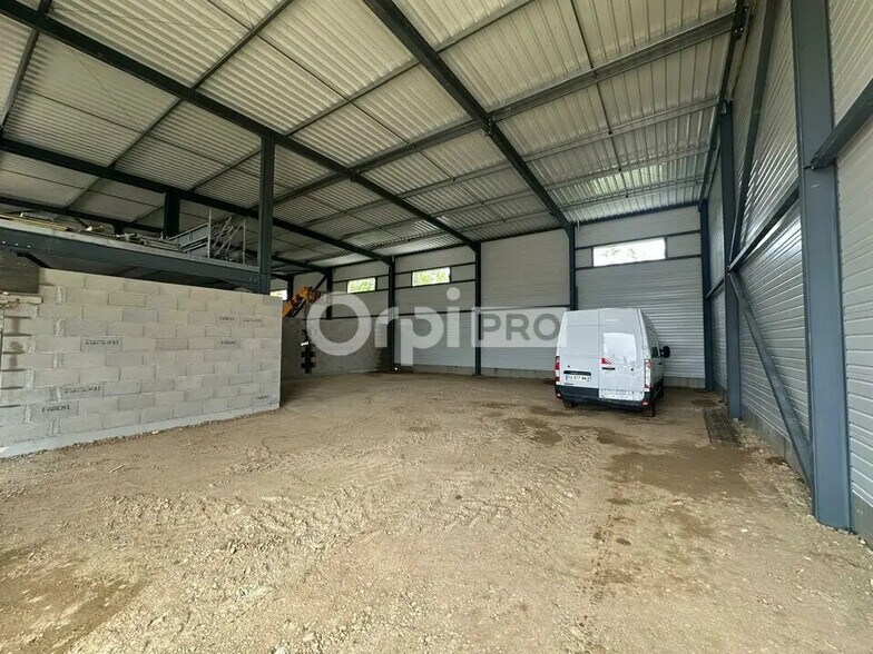 Bureau dans Chassieu à louer - Photo de l’immeuble – Image 1 sur 4